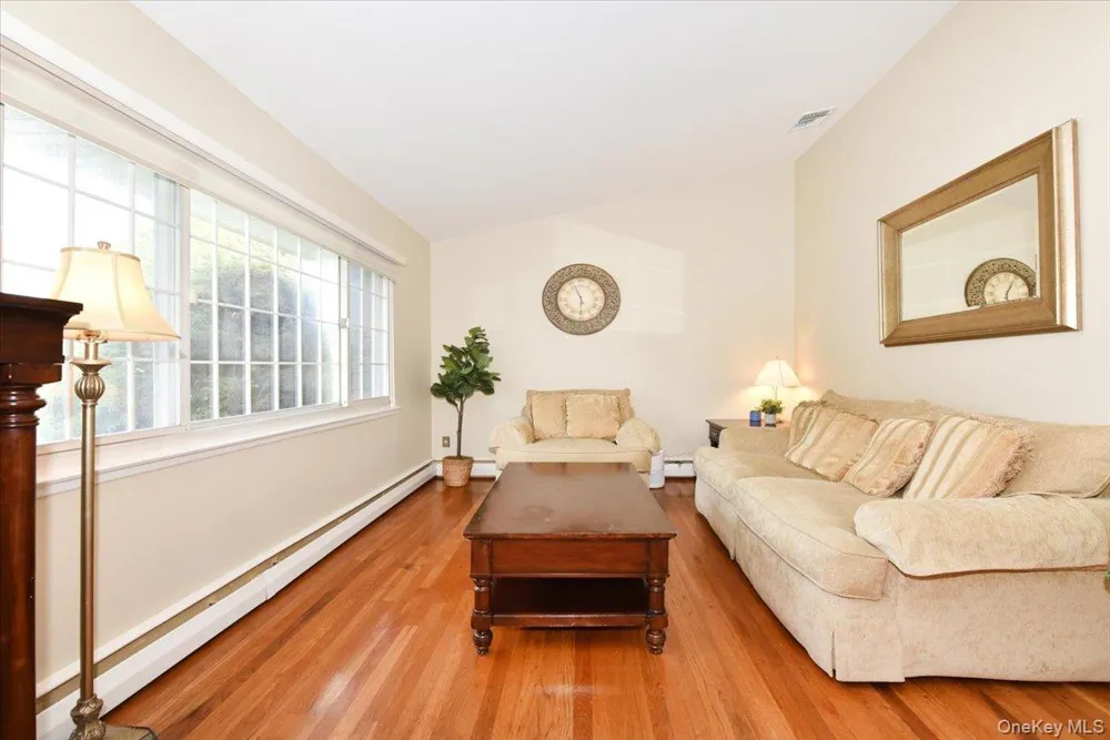 216 Linden Street Massapequa Park, NY 11762