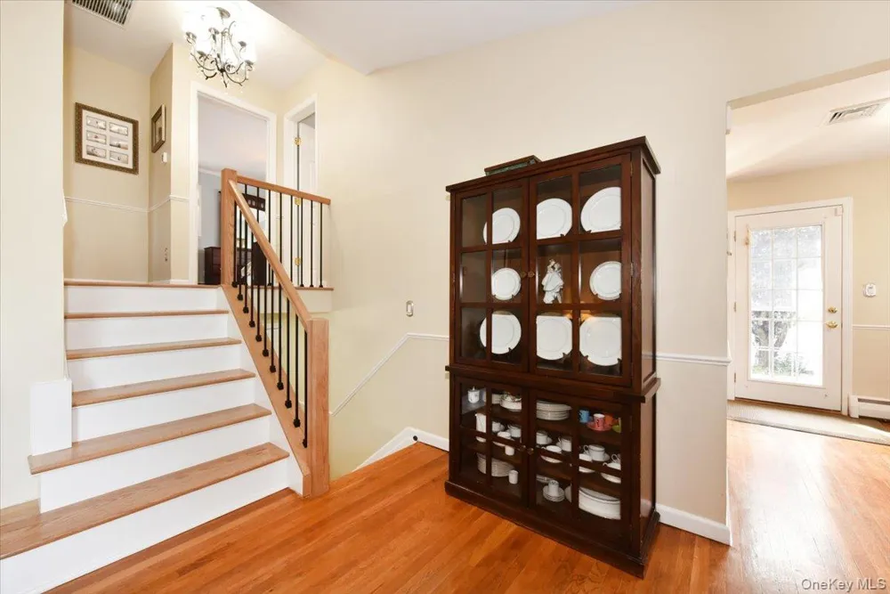 216 Linden Street Massapequa Park, NY 11762