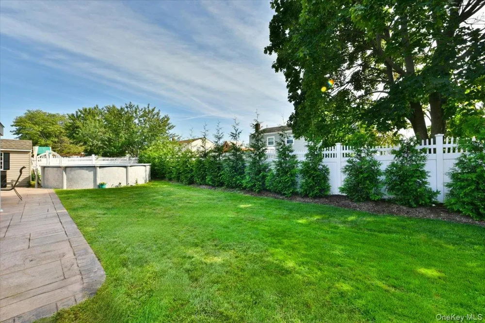 216 Linden Street Massapequa Park, NY 11762
