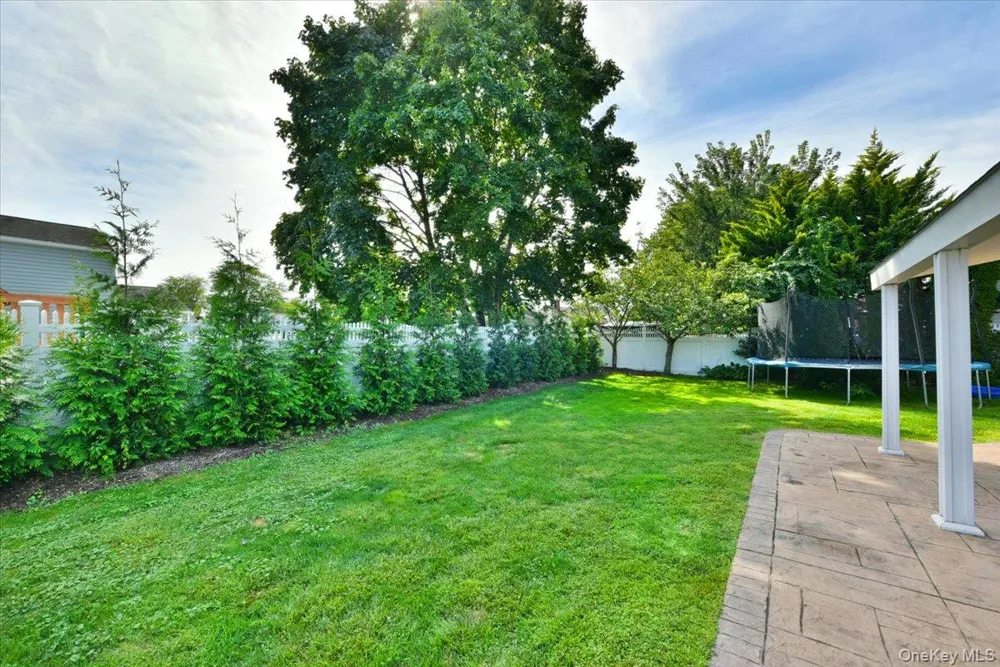 216 Linden Street Massapequa Park, NY 11762