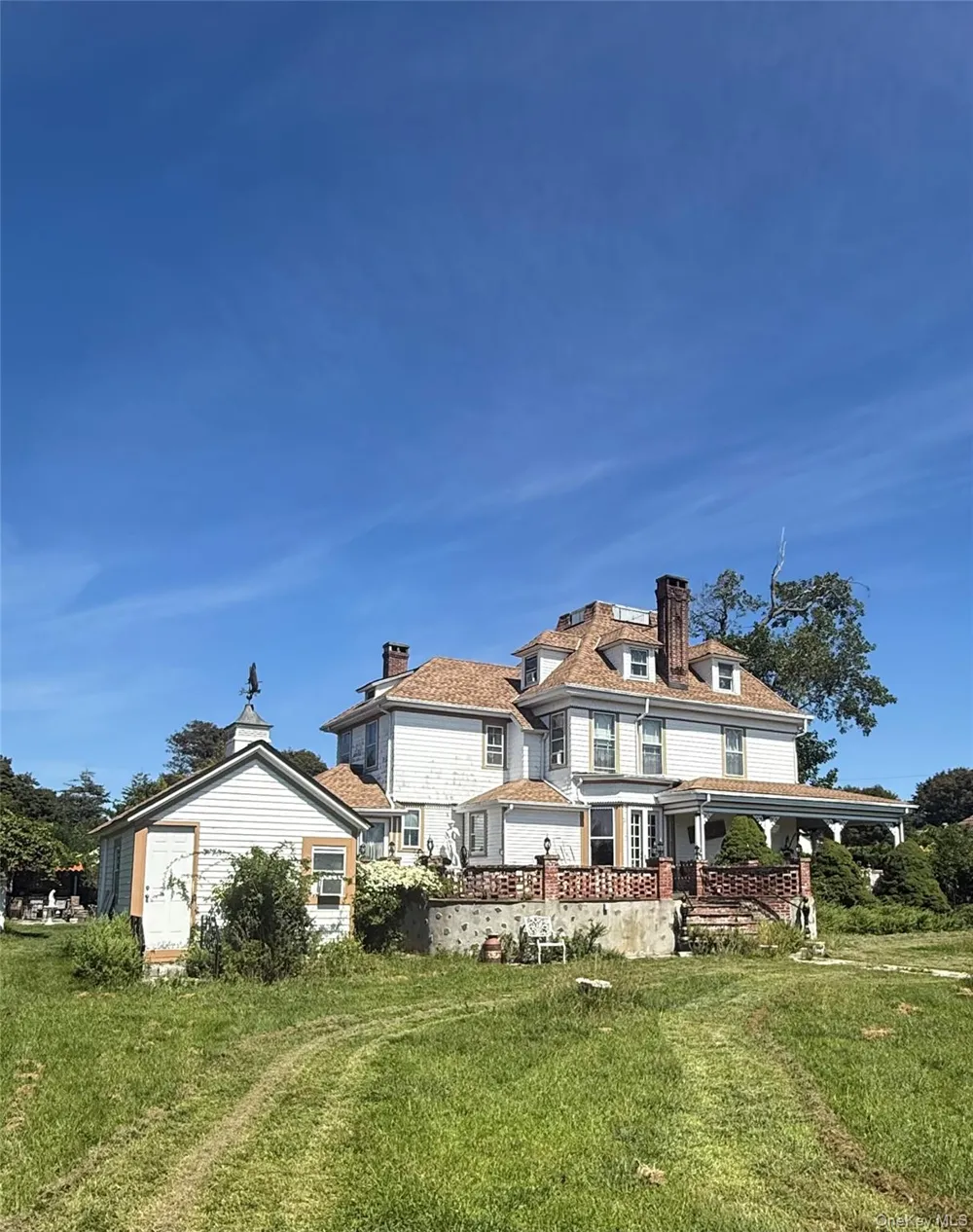 436 Bay Avenue East Patchogue, NY 11772