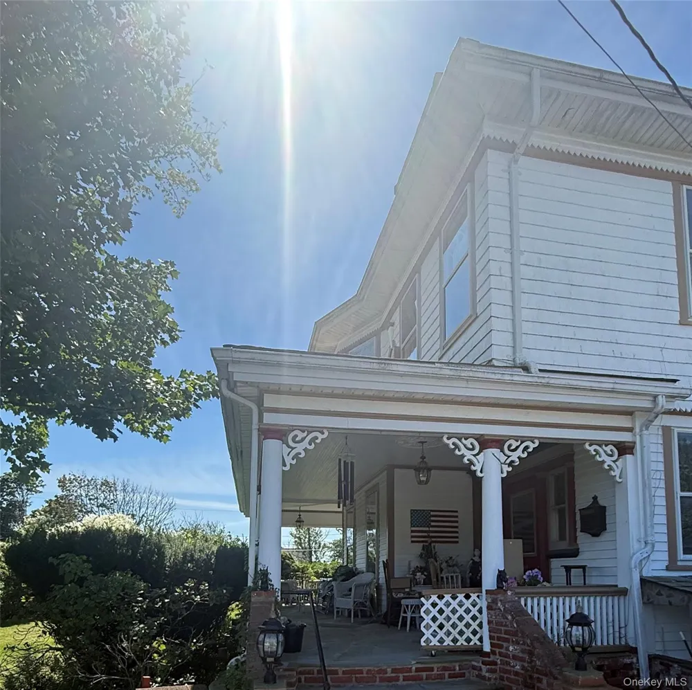436 Bay Avenue East Patchogue, NY 11772