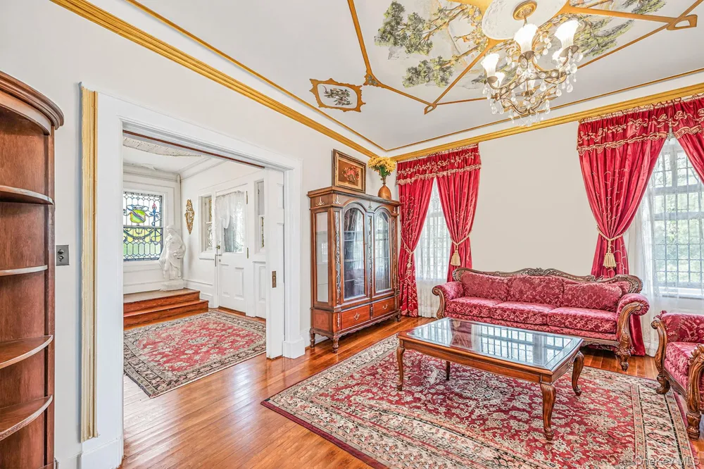 436 Bay Avenue East Patchogue, NY 11772