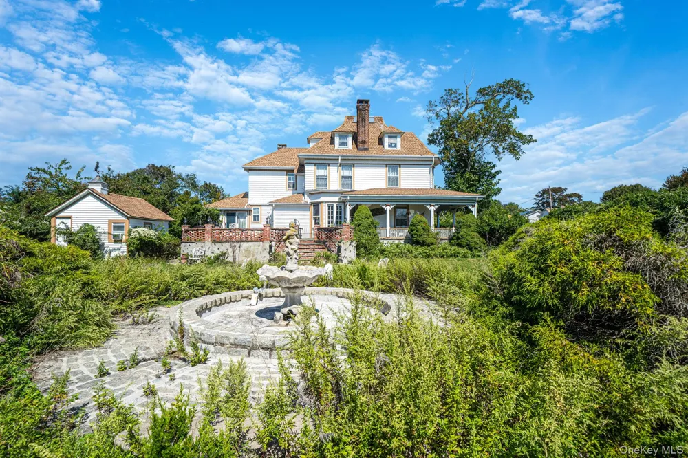 436 Bay Avenue East Patchogue, NY 11772