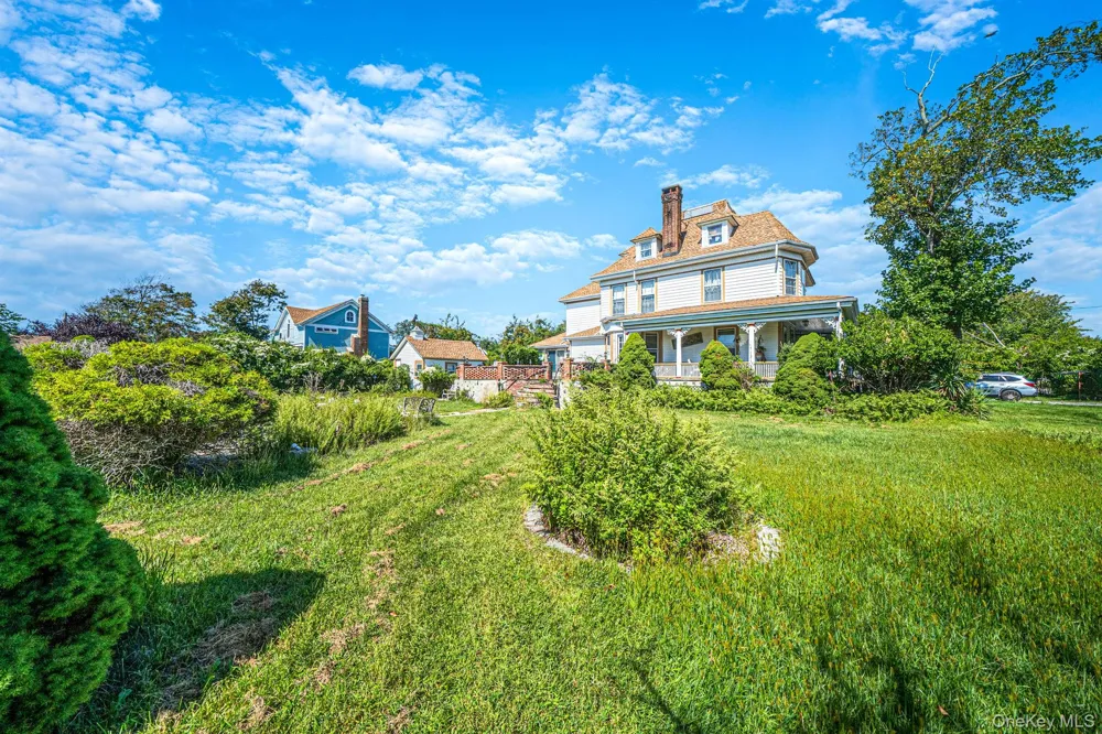 436 Bay Avenue East Patchogue, NY 11772
