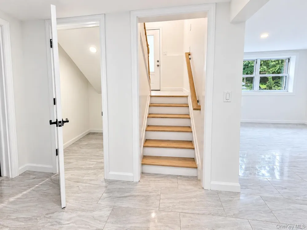 82 Ocean Avenue Northport, NY 11768
