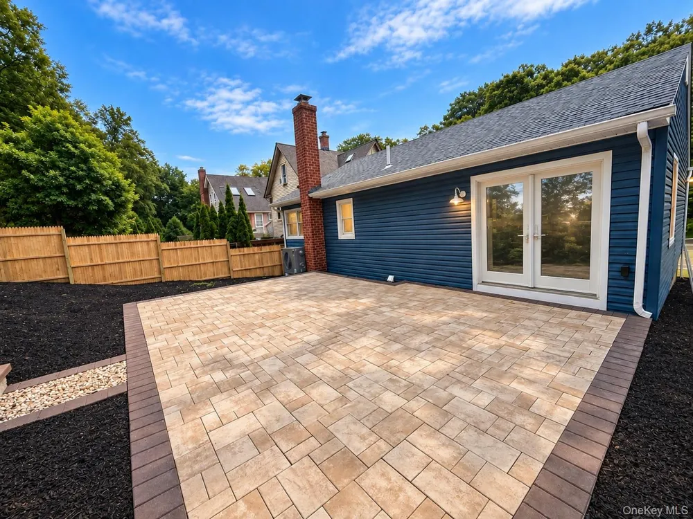 82 Ocean Avenue Northport, NY 11768