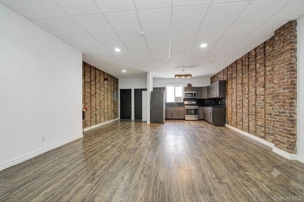 5224 35th Street Long Island City, NY 11101