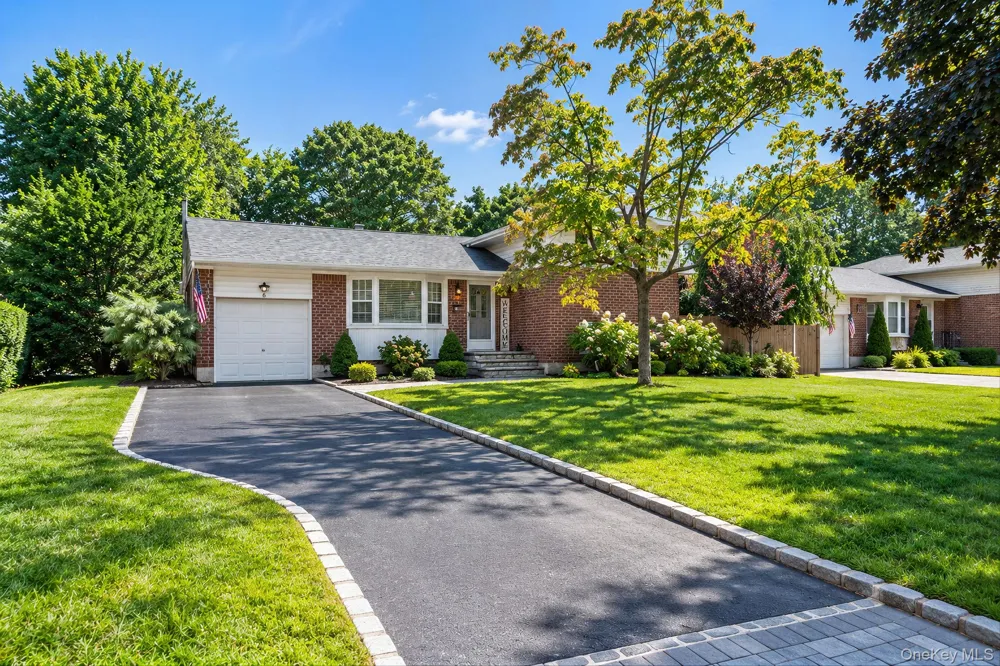 6 Otsego Place Commack, NY 11725