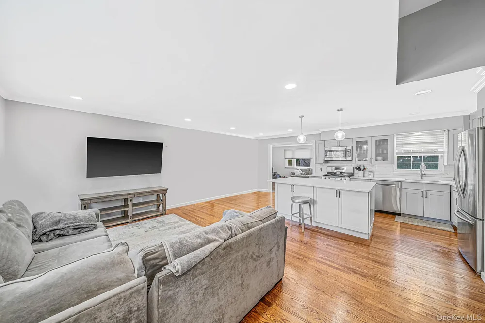 6 Otsego Place Commack, NY 11725