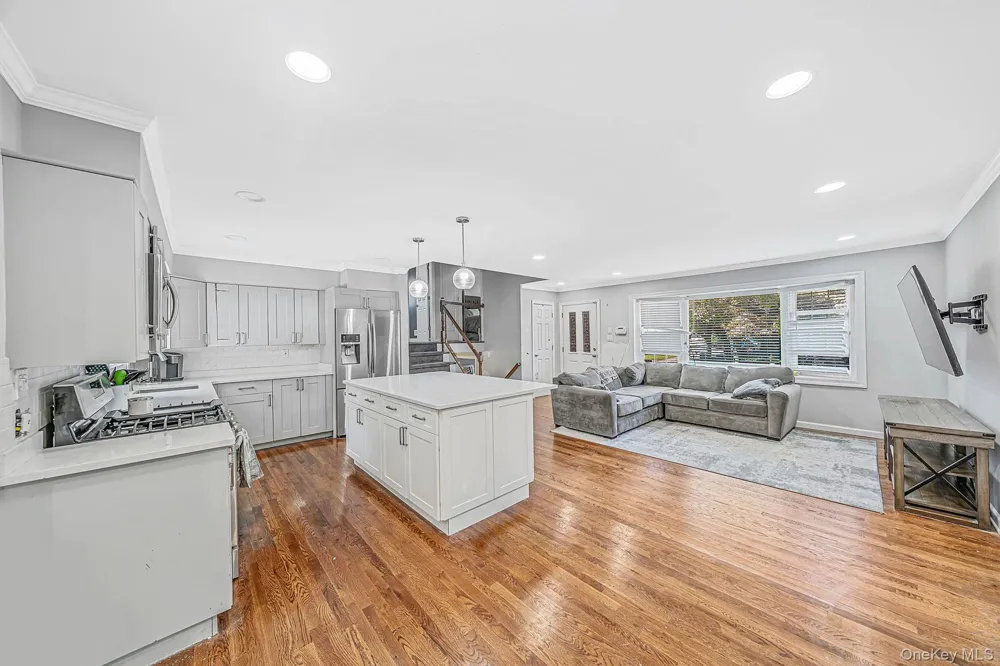 6 Otsego Place Commack, NY 11725