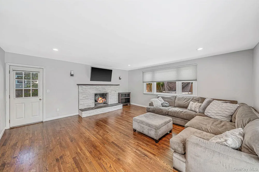 6 Otsego Place Commack, NY 11725