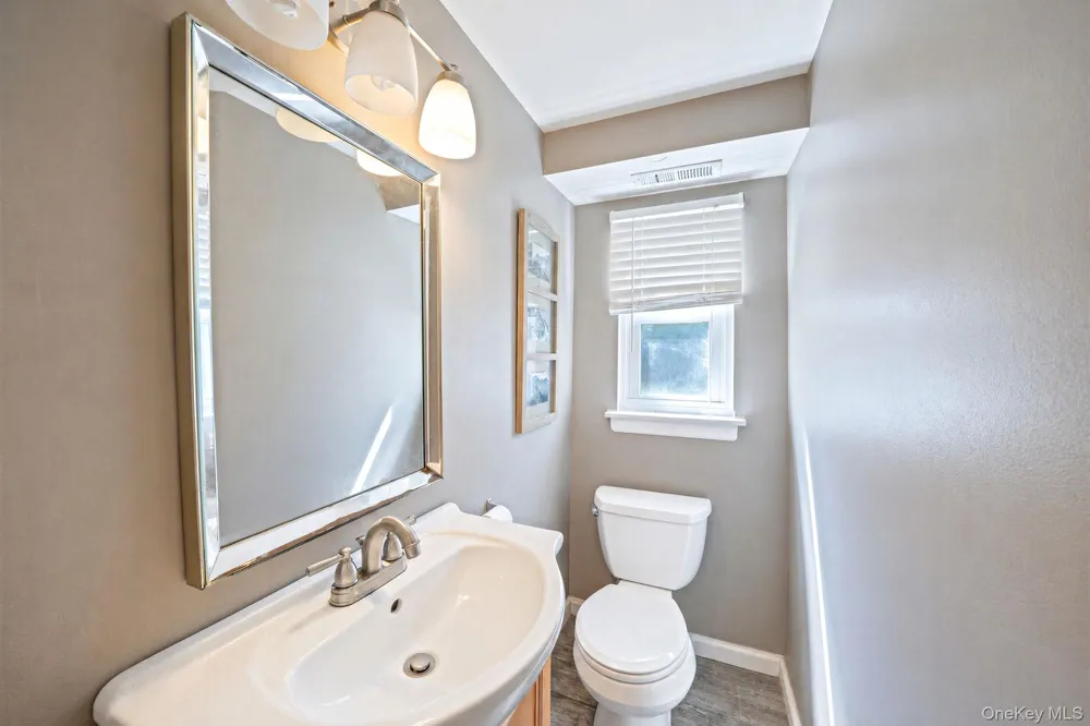 6 Otsego Place Commack, NY 11725