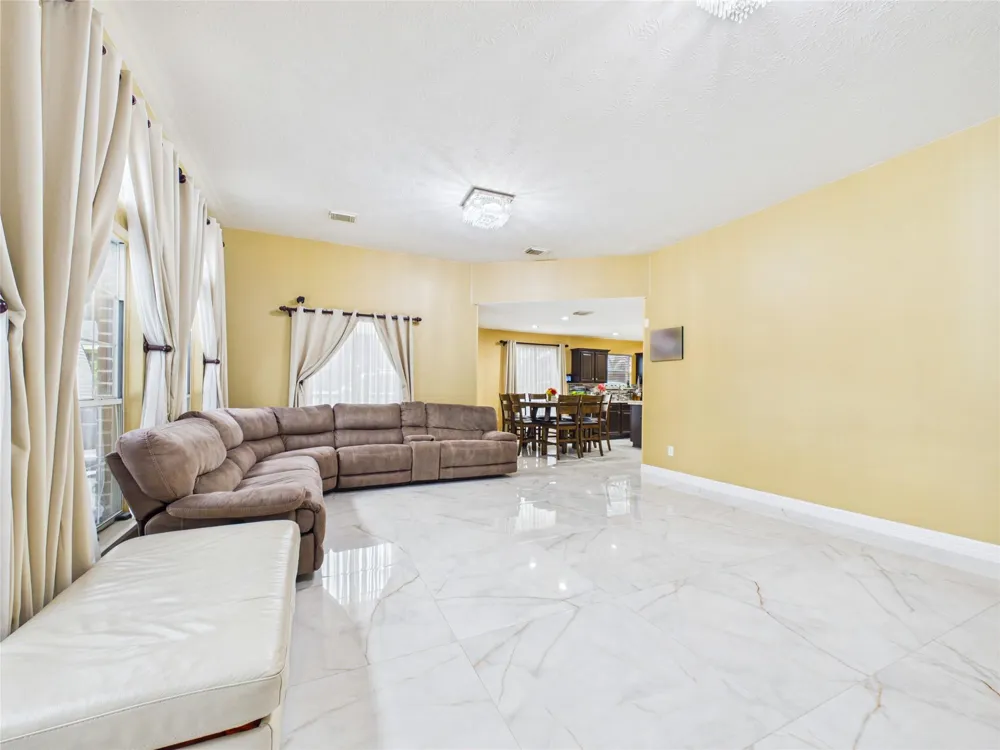 3604 Briscoe Pearland, TX 77584