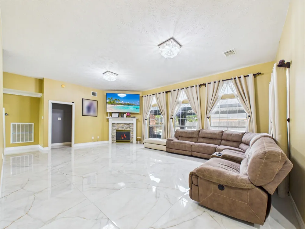 3604 Briscoe Pearland, TX 77584