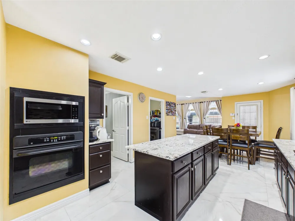 3604 Briscoe Pearland, TX 77584