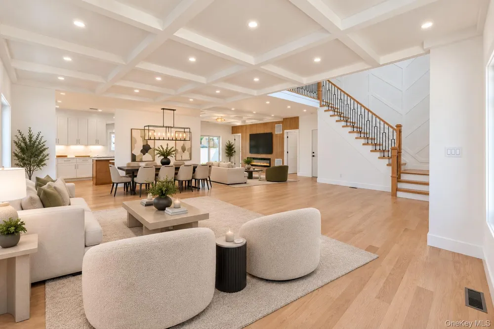79 Greenbelt Lane East Meadow, NY 11756