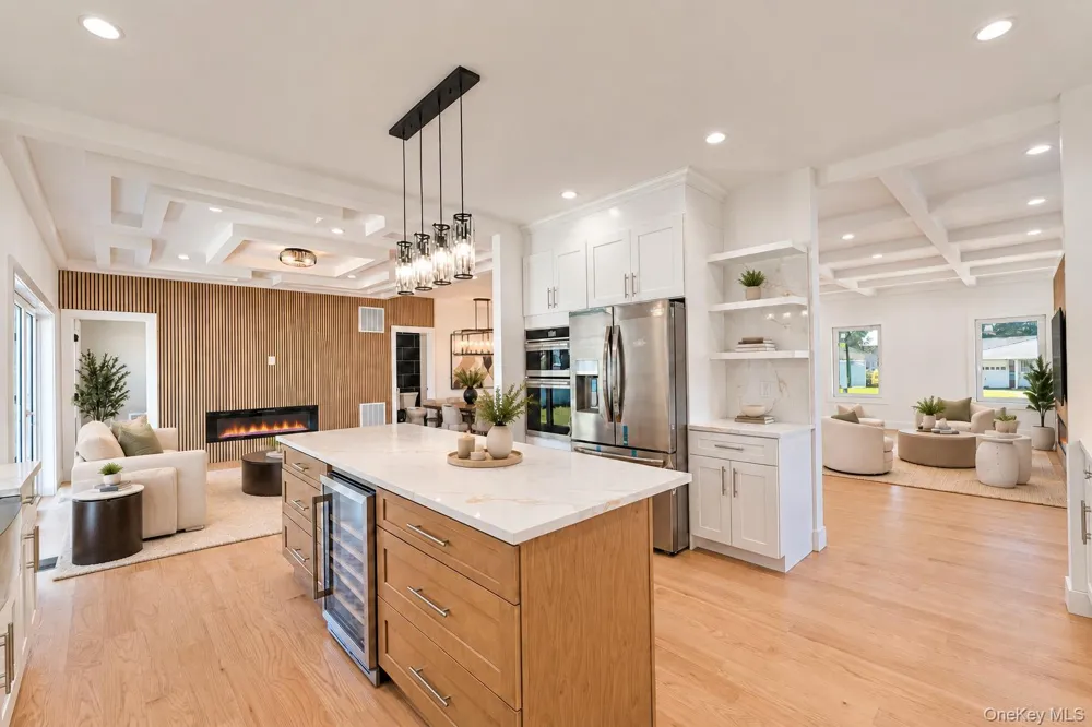 79 Greenbelt Lane East Meadow, NY 11756