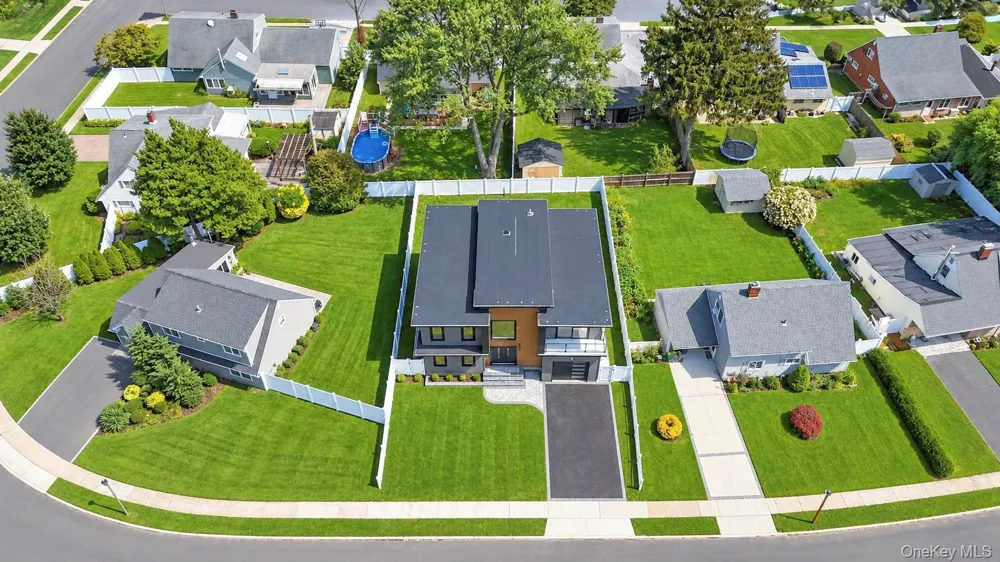 79 Greenbelt Lane East Meadow, NY 11756