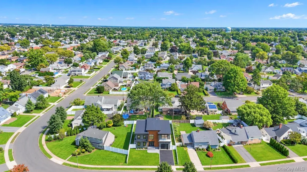 79 Greenbelt Lane East Meadow, NY 11756