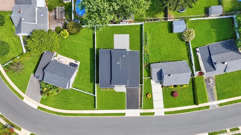 79 Greenbelt Lane East Meadow, NY 11756