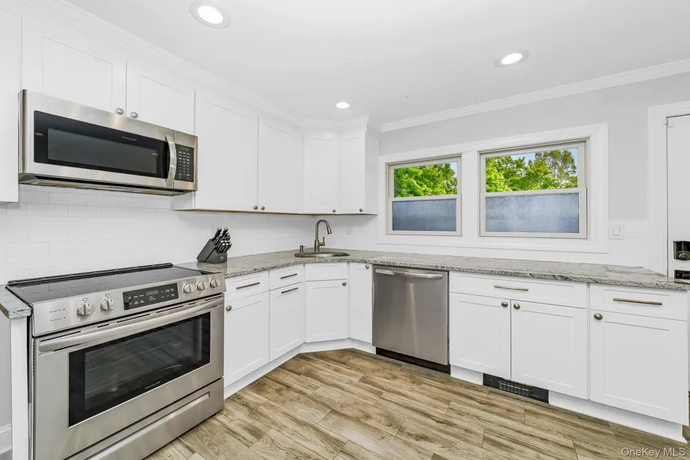 12 Squirrel Lane Levittown, NY 11756