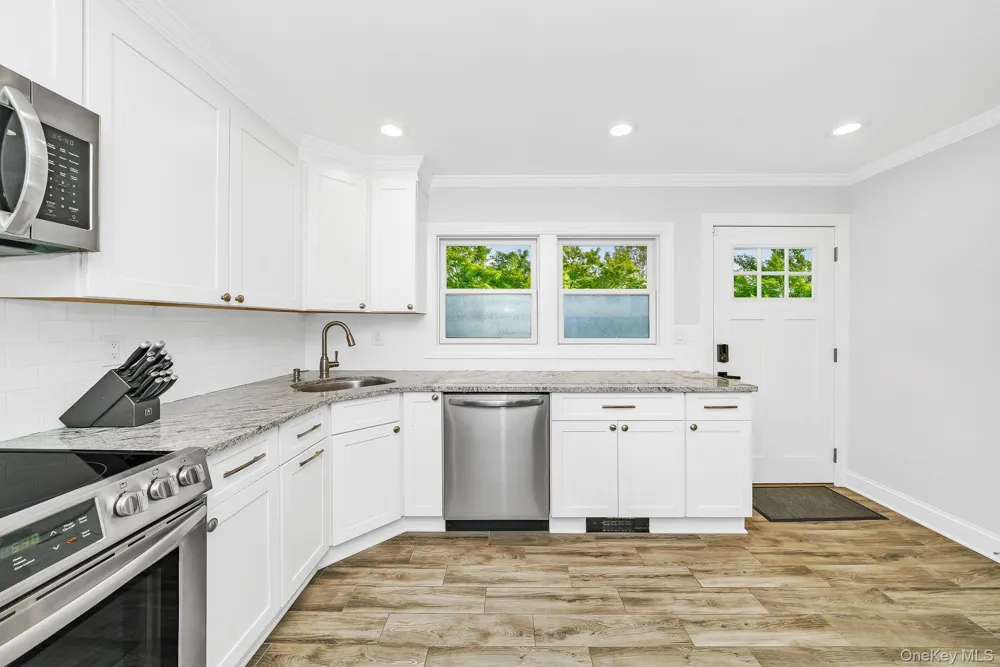 12 Squirrel Lane Levittown, NY 11756