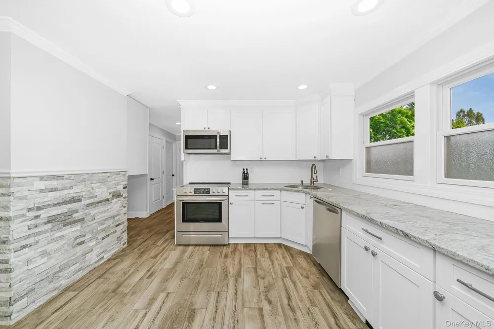 12 Squirrel Lane Levittown, NY 11756