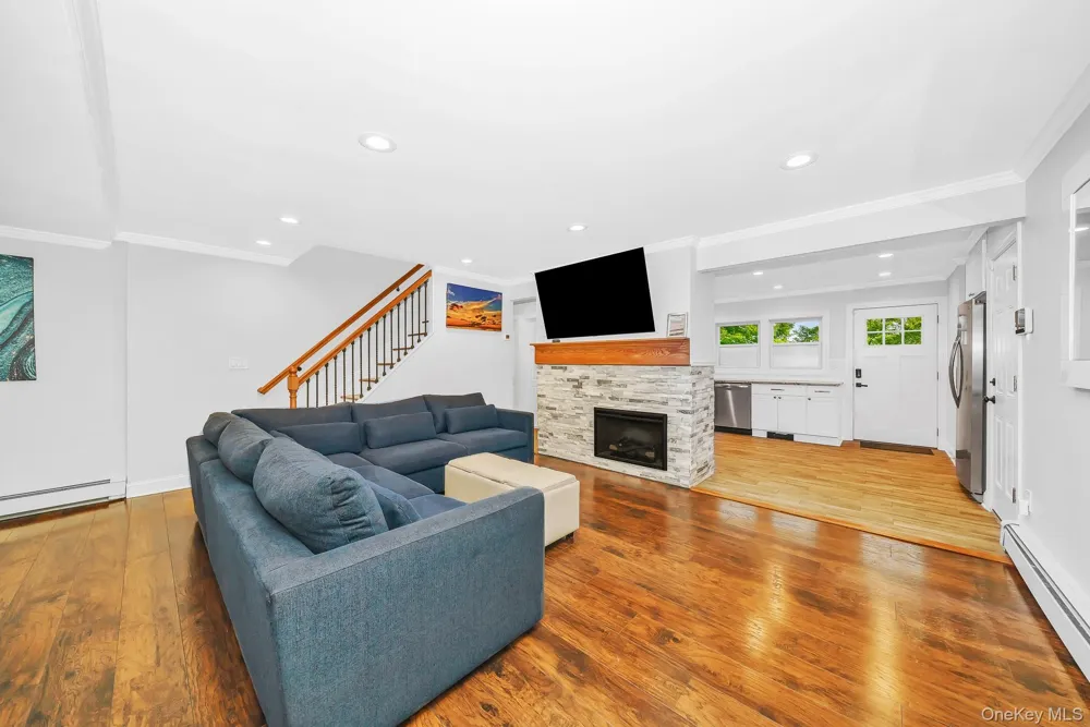 12 Squirrel Lane Levittown, NY 11756