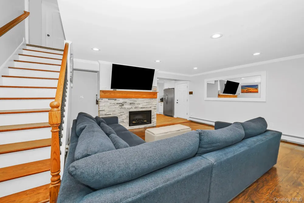 12 Squirrel Lane Levittown, NY 11756