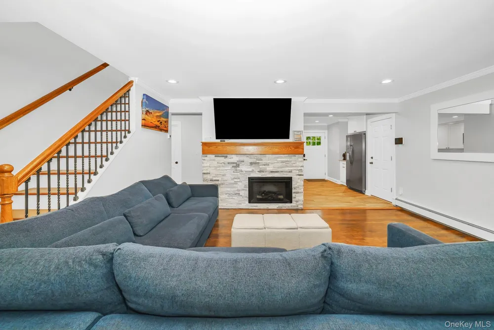 12 Squirrel Lane Levittown, NY 11756