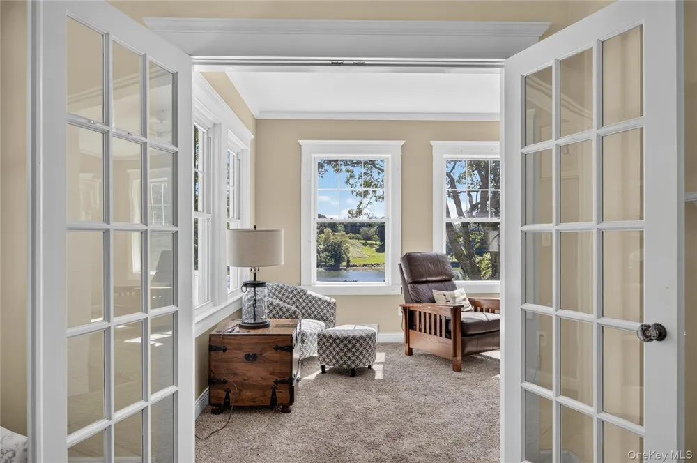 10 Holden Lane Bayville, NY 11709
