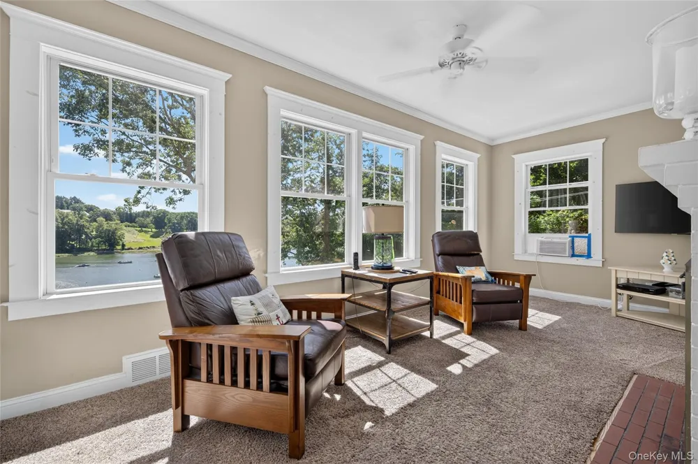 10 Holden Lane Bayville, NY 11709