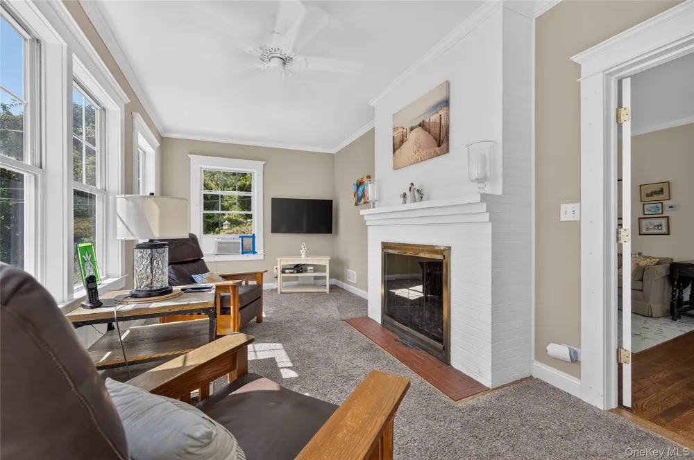 10 Holden Lane Bayville, NY 11709
