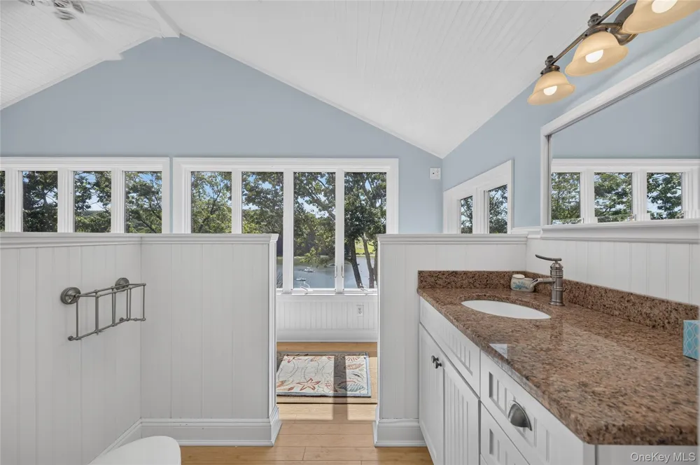 10 Holden Lane Bayville, NY 11709