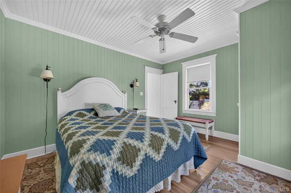 10 Holden Lane Bayville, NY 11709