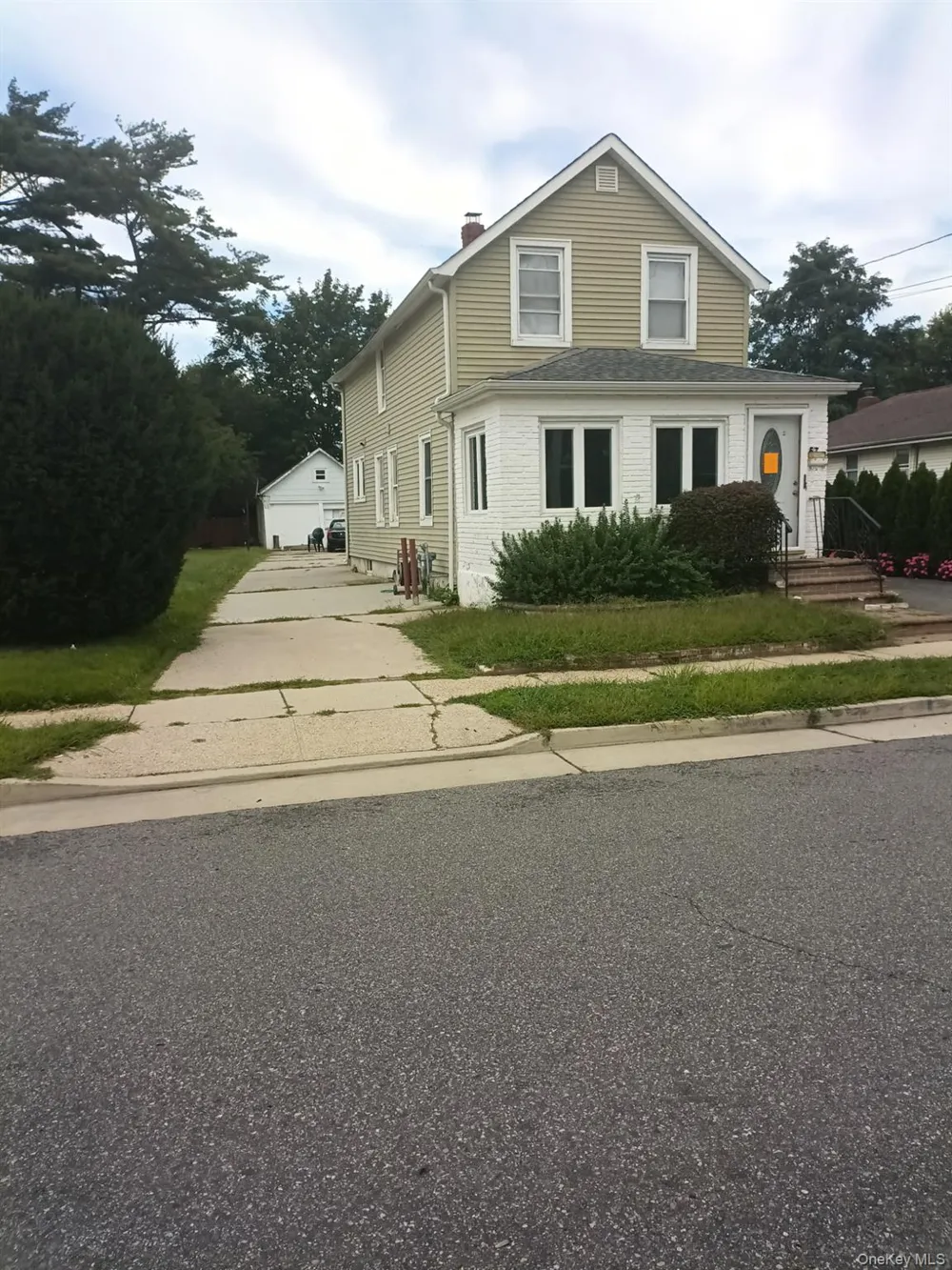 57 Robinwood Avenue Hempstead, NY 11550