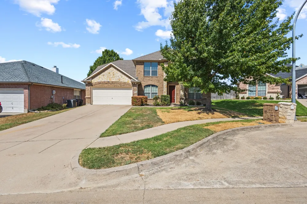 8224 Summerview Court Fort Worth, TX 76123