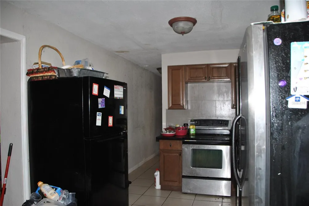 2056 BALFOUR CIRCLE Tampa, FL 33619