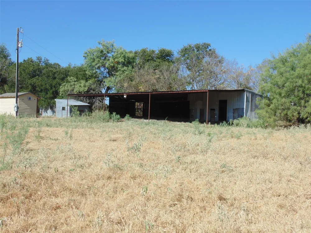 699 County Road 260 Gustine, TX 76455