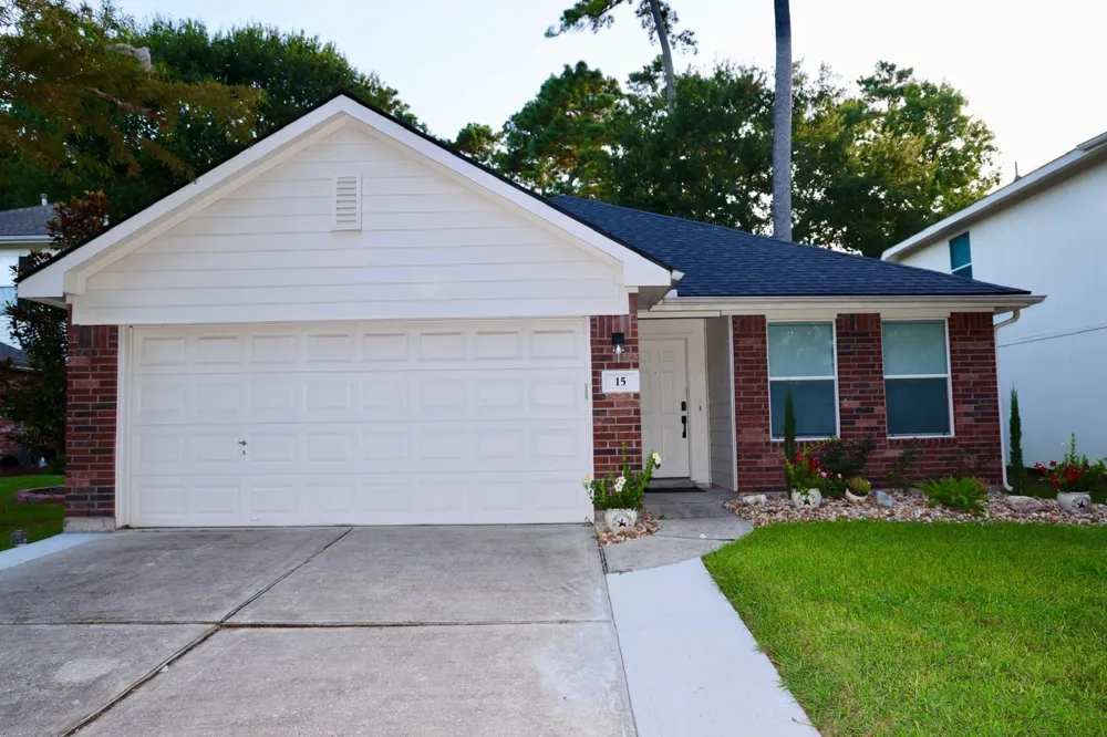 15 Thicket Grove Place Conroe, TX 77385