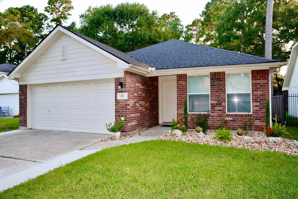 15 Thicket Grove Place Conroe, TX 77385