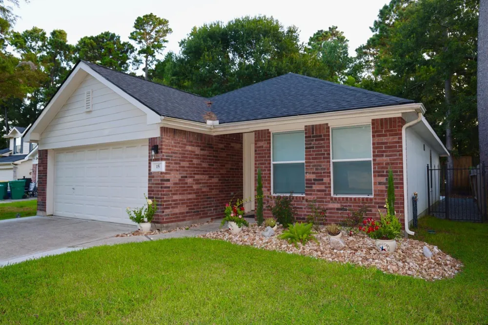 15 Thicket Grove Place Conroe, TX 77385