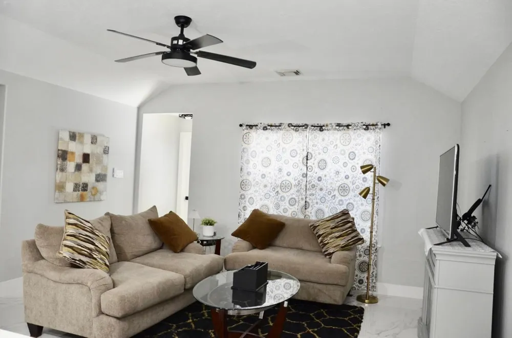 15 Thicket Grove Place Conroe, TX 77385