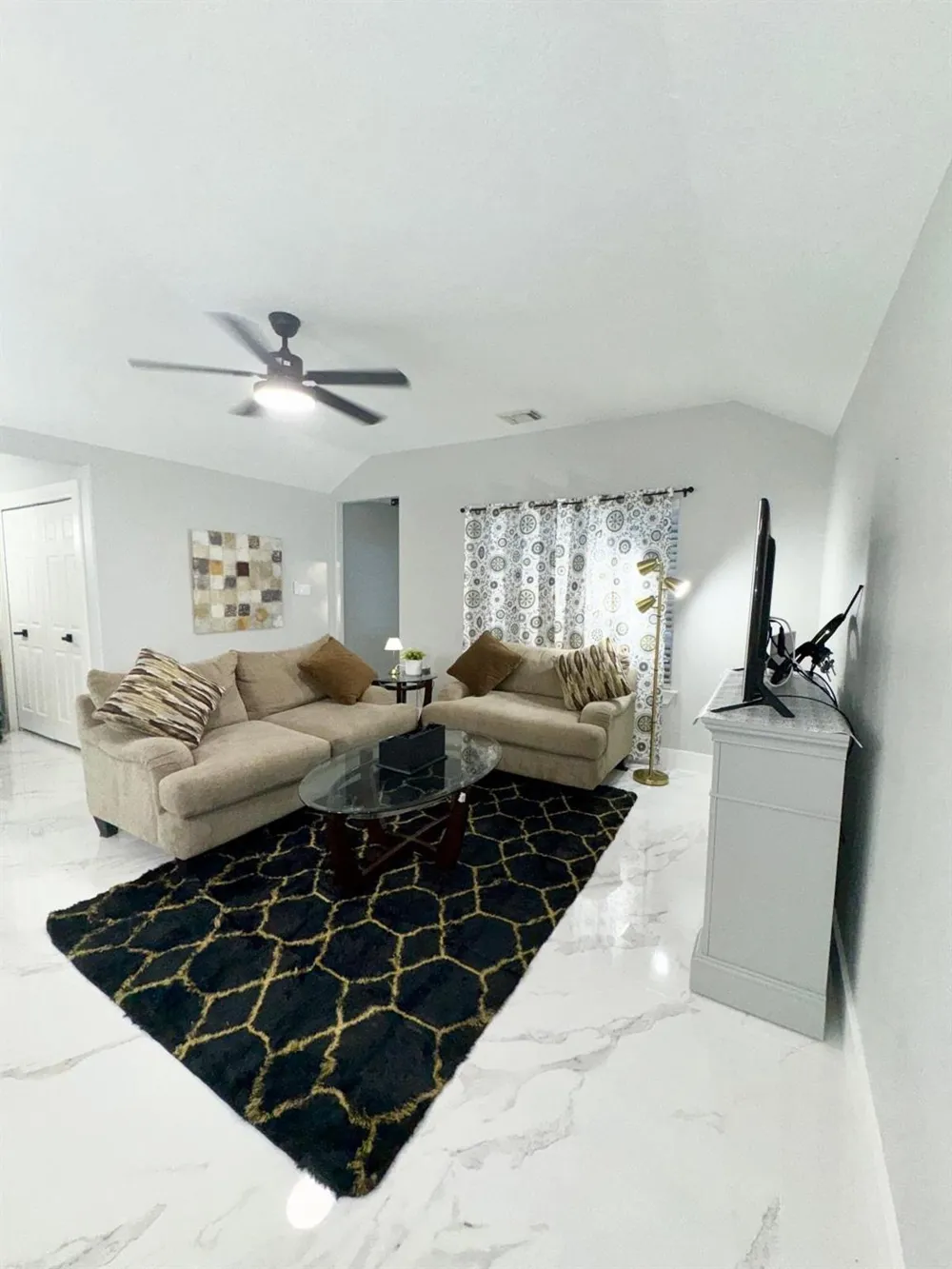 15 Thicket Grove Place Conroe, TX 77385