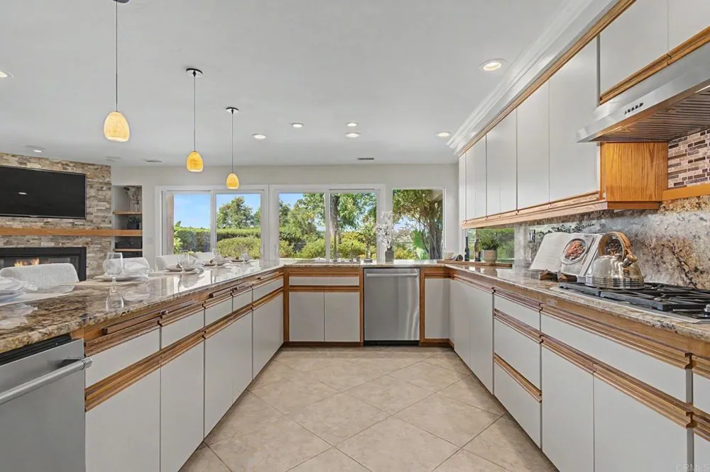 10774 Calle Juan Spring Valley, CA 91978