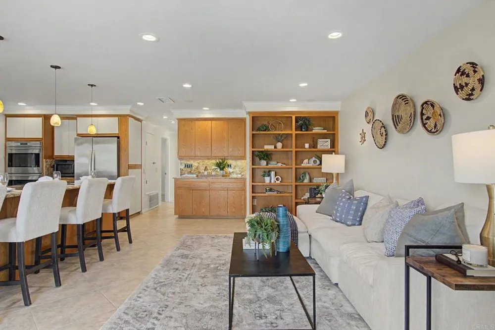 10774 Calle Juan Spring Valley, CA 91978