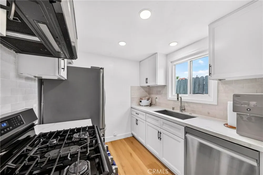 8451 Cedarview Court Cypress, CA 90630
