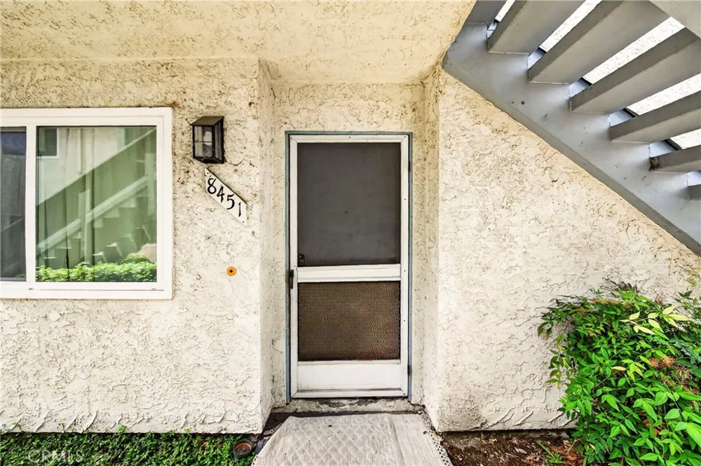 8451 Cedarview Court Cypress, CA 90630