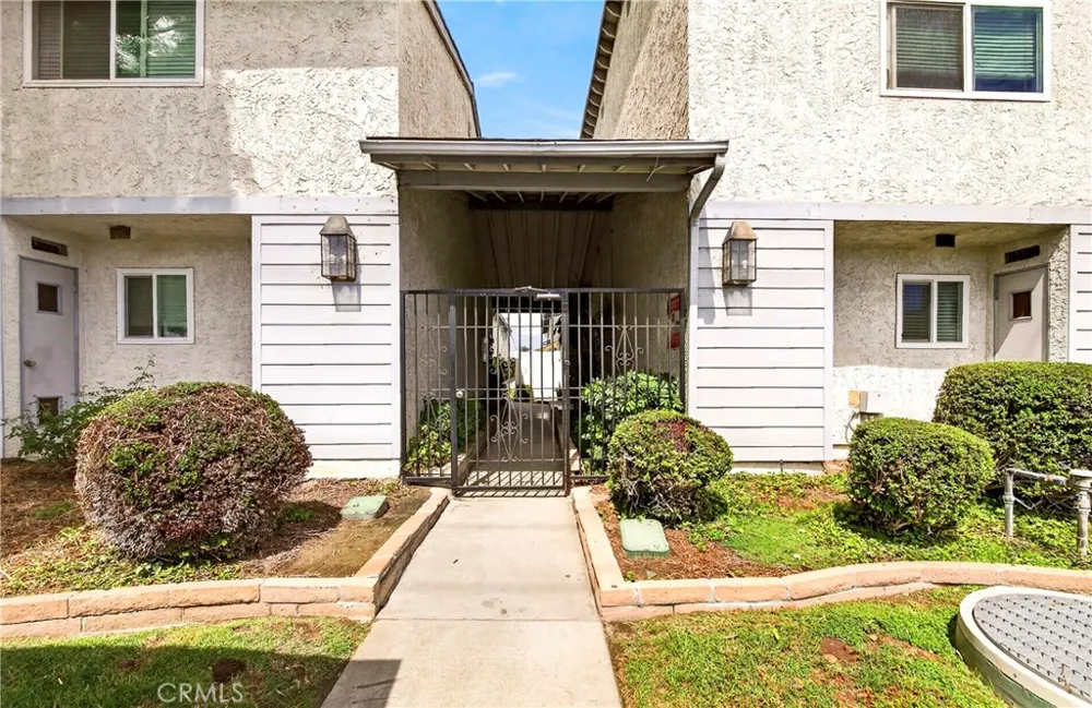 8451 Cedarview Court Cypress, CA 90630